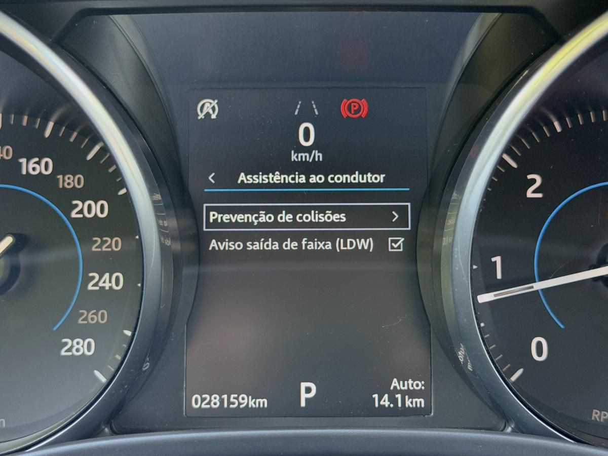 jaguar-xe-2018-diesel-1999cc