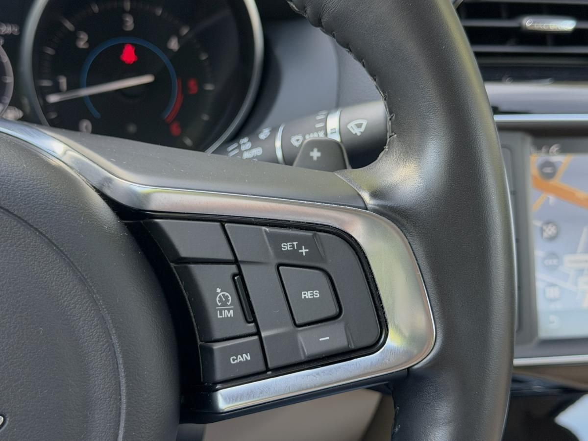 jaguar-xe-2018-diesel-1999cc