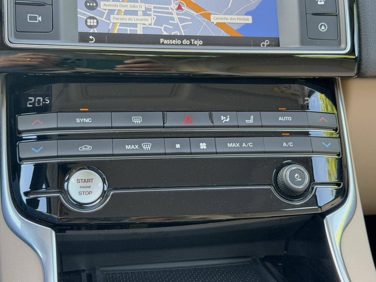 jaguar-xe-2018-diesel-1999cc
