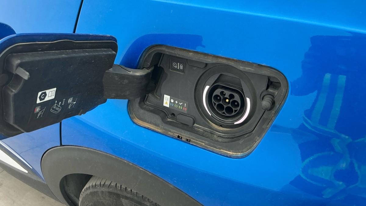 peugeot-3008-2021-hibrido-a-gasolina-1598cc