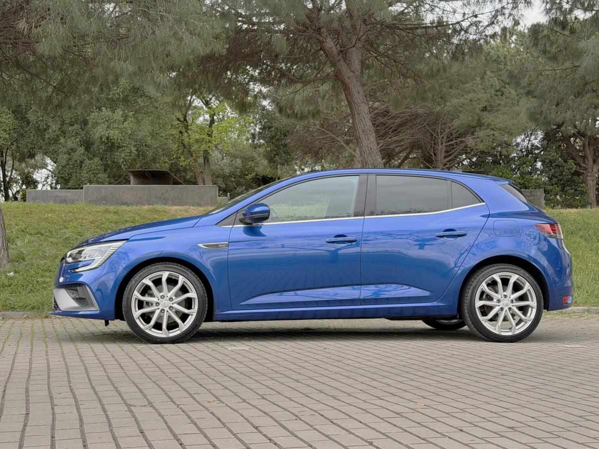 renault-megane-2021-hibrido-a-gasolina-1598cc
