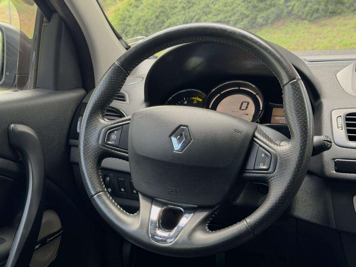 renault-megane-sport-tourer-2014-diesel-1598cc