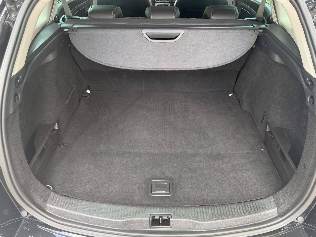 renault-megane-sport-tourer-2014-diesel-1598cc