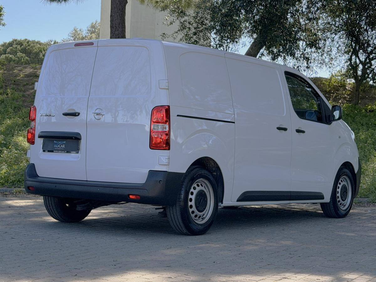 opel-vivaro-2023-diesel-1499cc