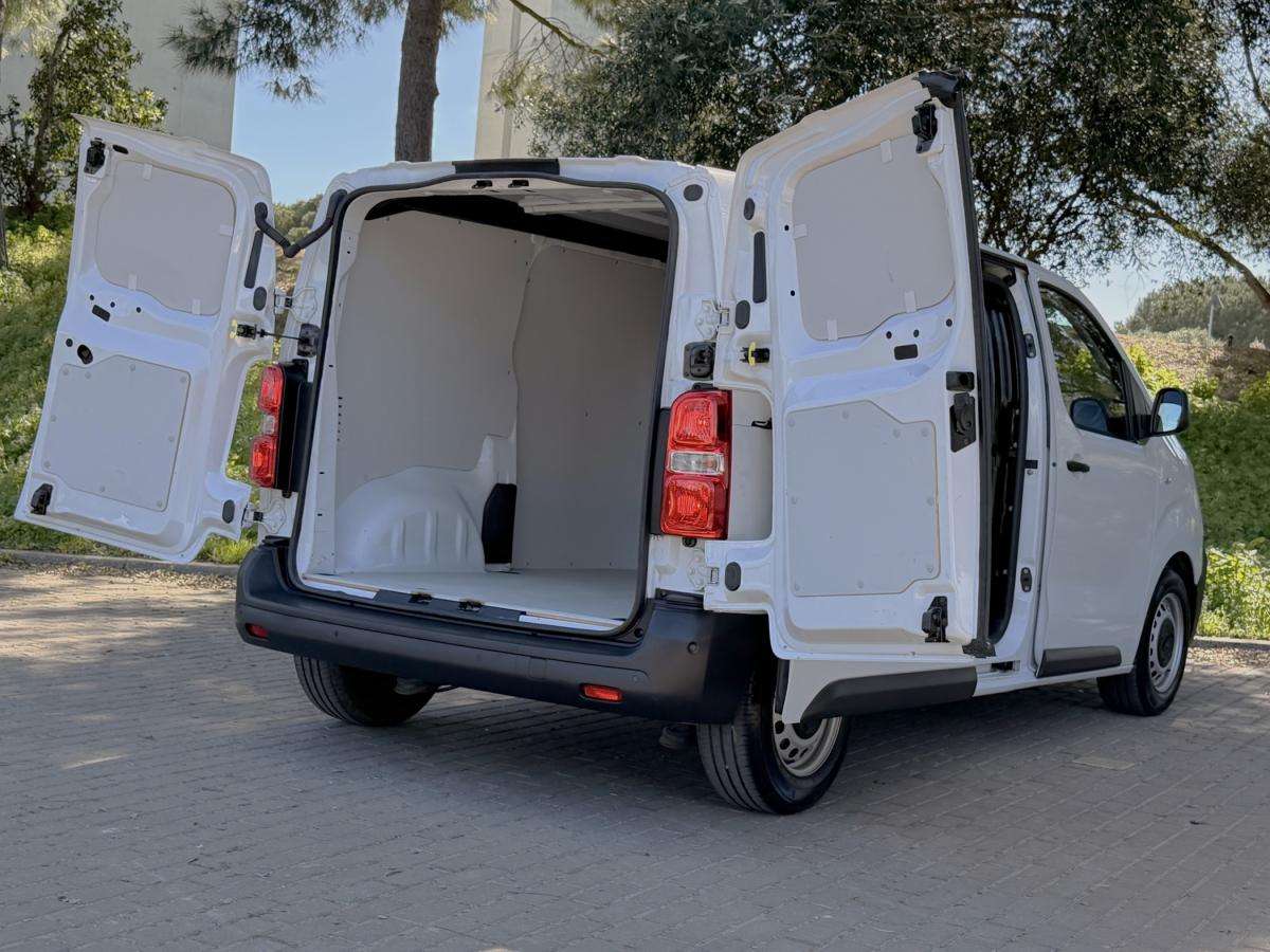 opel-vivaro-2023-diesel-1499cc