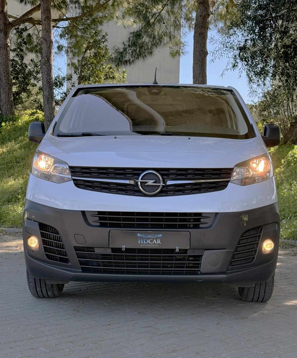 opel-vivaro-2023-diesel-1499cc