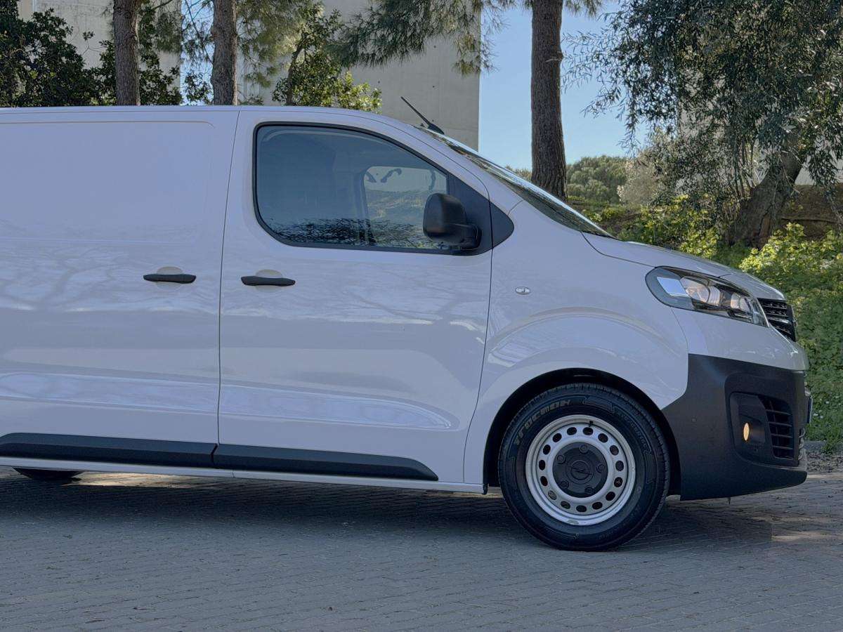 opel-vivaro-2023-diesel-1499cc