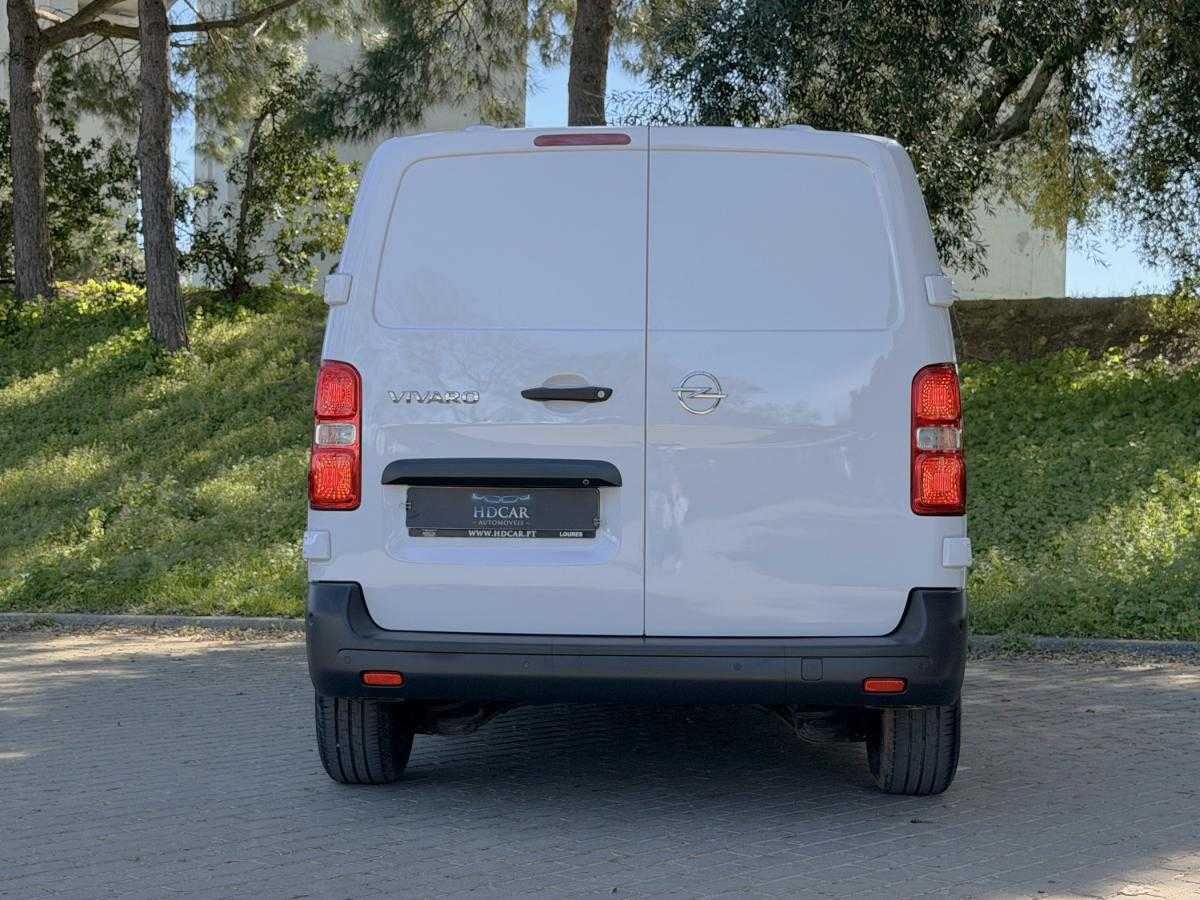 opel-vivaro-2023-diesel-1499cc