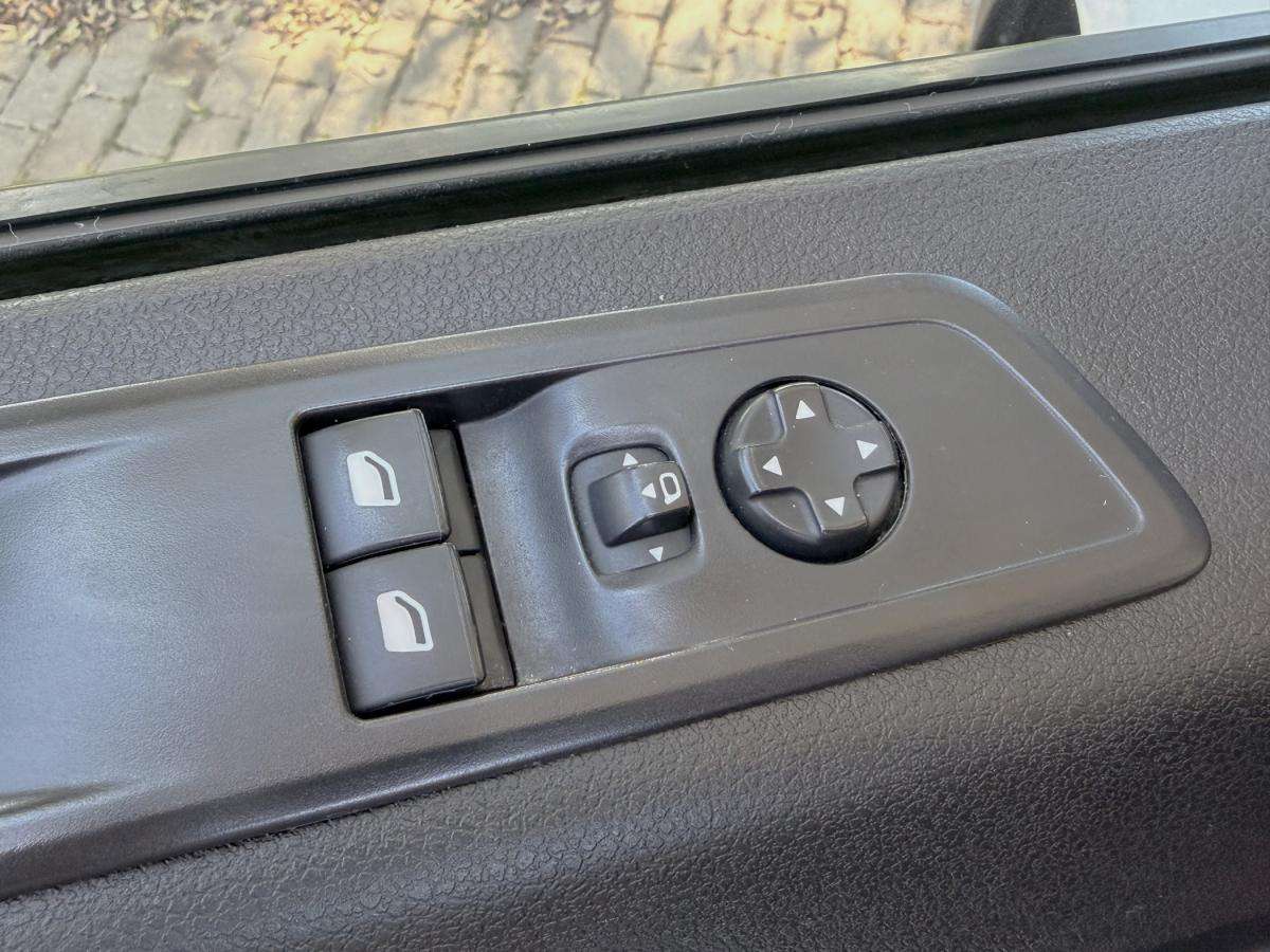 opel-vivaro-2023-diesel-1499cc