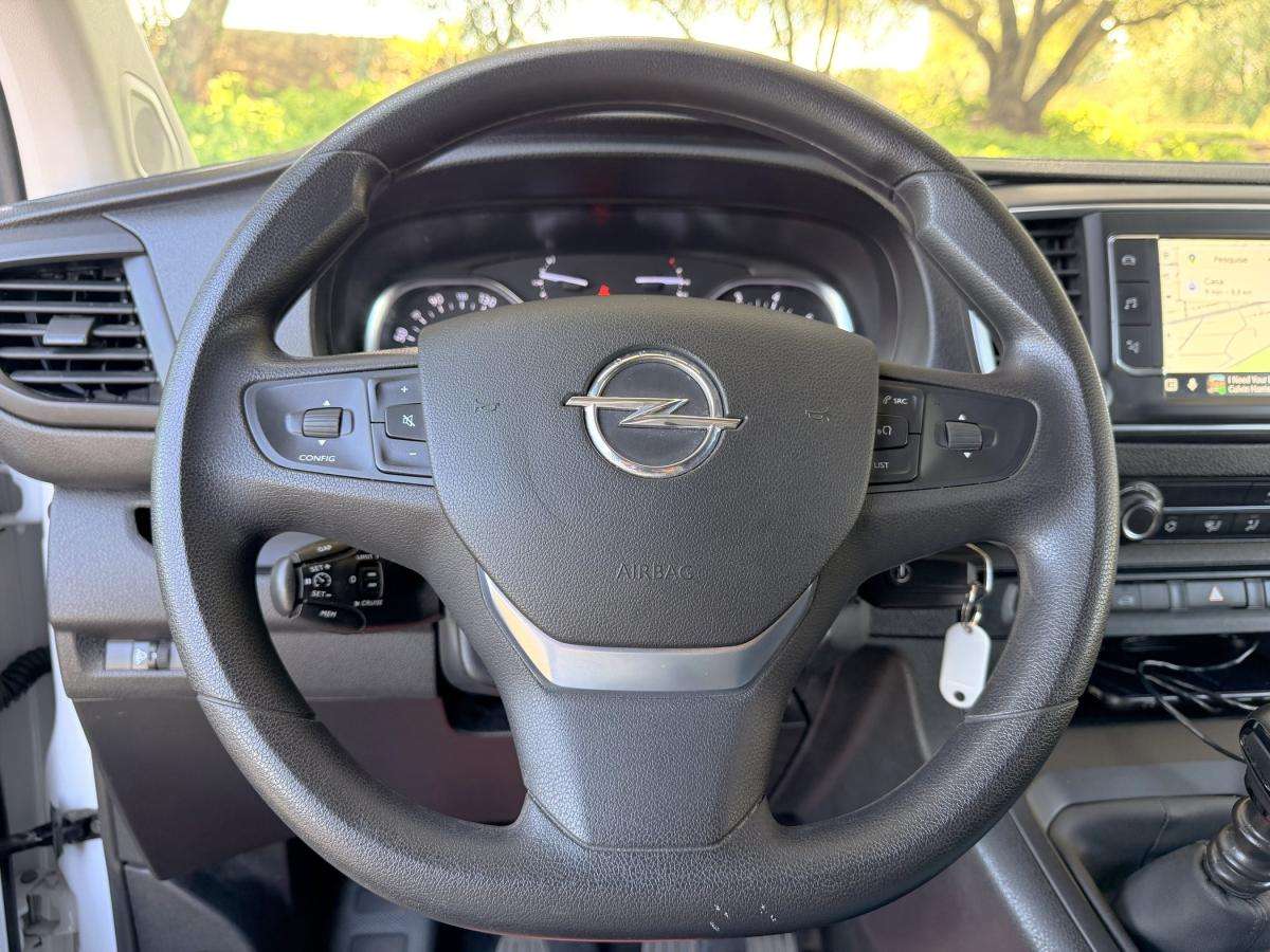 opel-vivaro-2023-diesel-1499cc