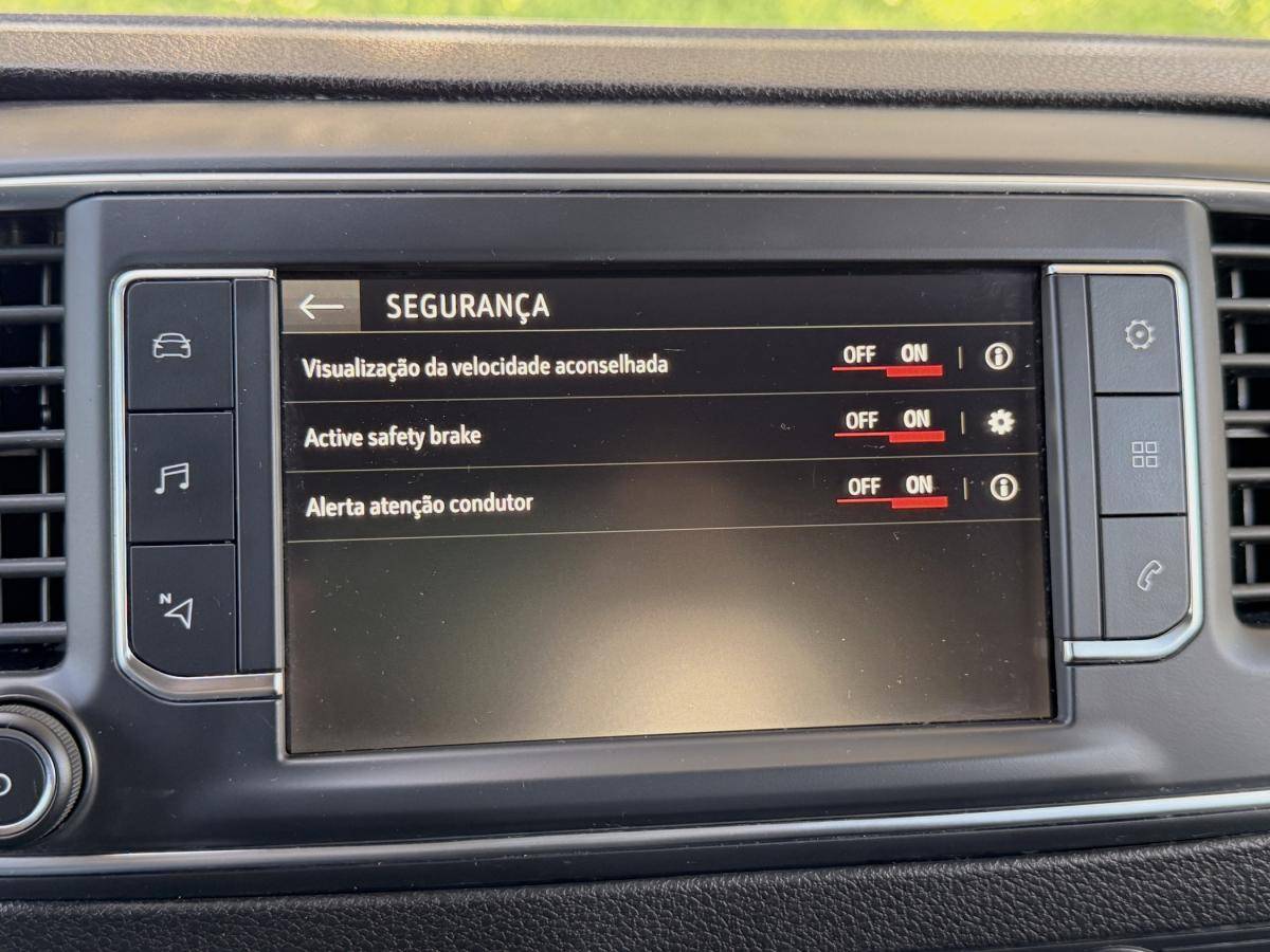 opel-vivaro-2023-diesel-1499cc