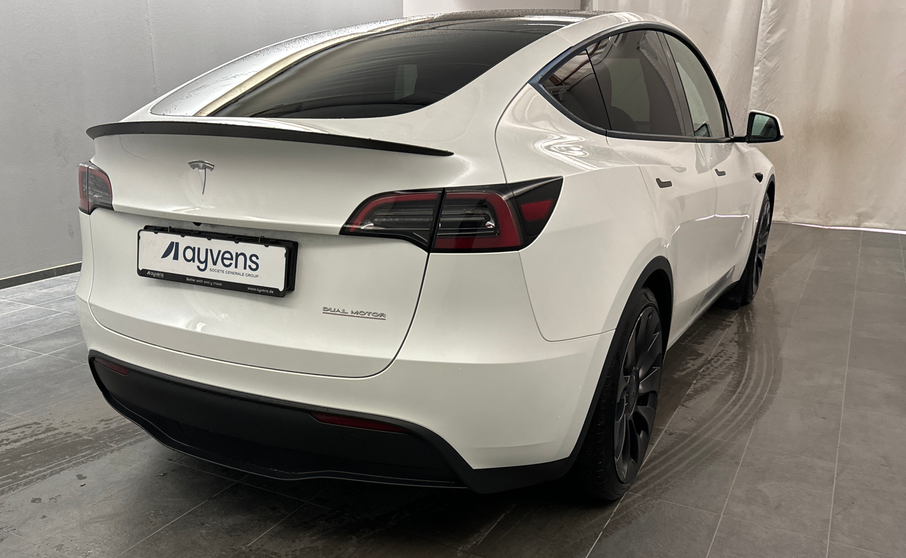 tesla-model-y-performance-2023-eletrico