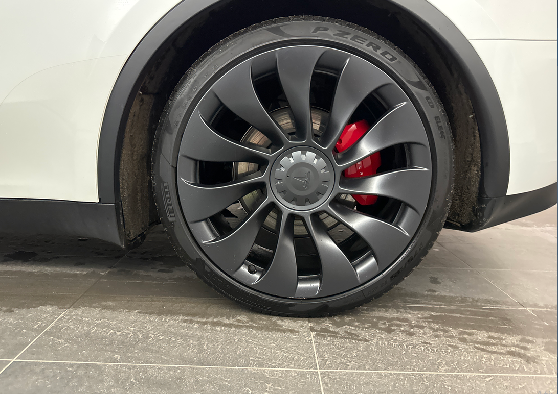 tesla-model-y-performance-2023-eletrico