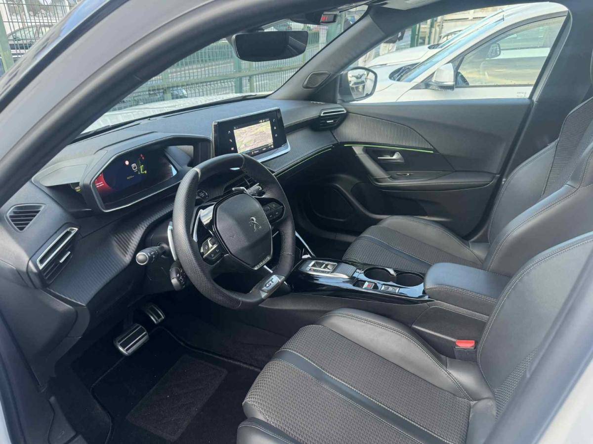 peugeot-2008-2023-gasolina-1199cc