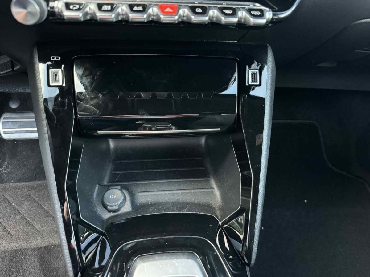 peugeot-2008-2023-gasolina-1199cc