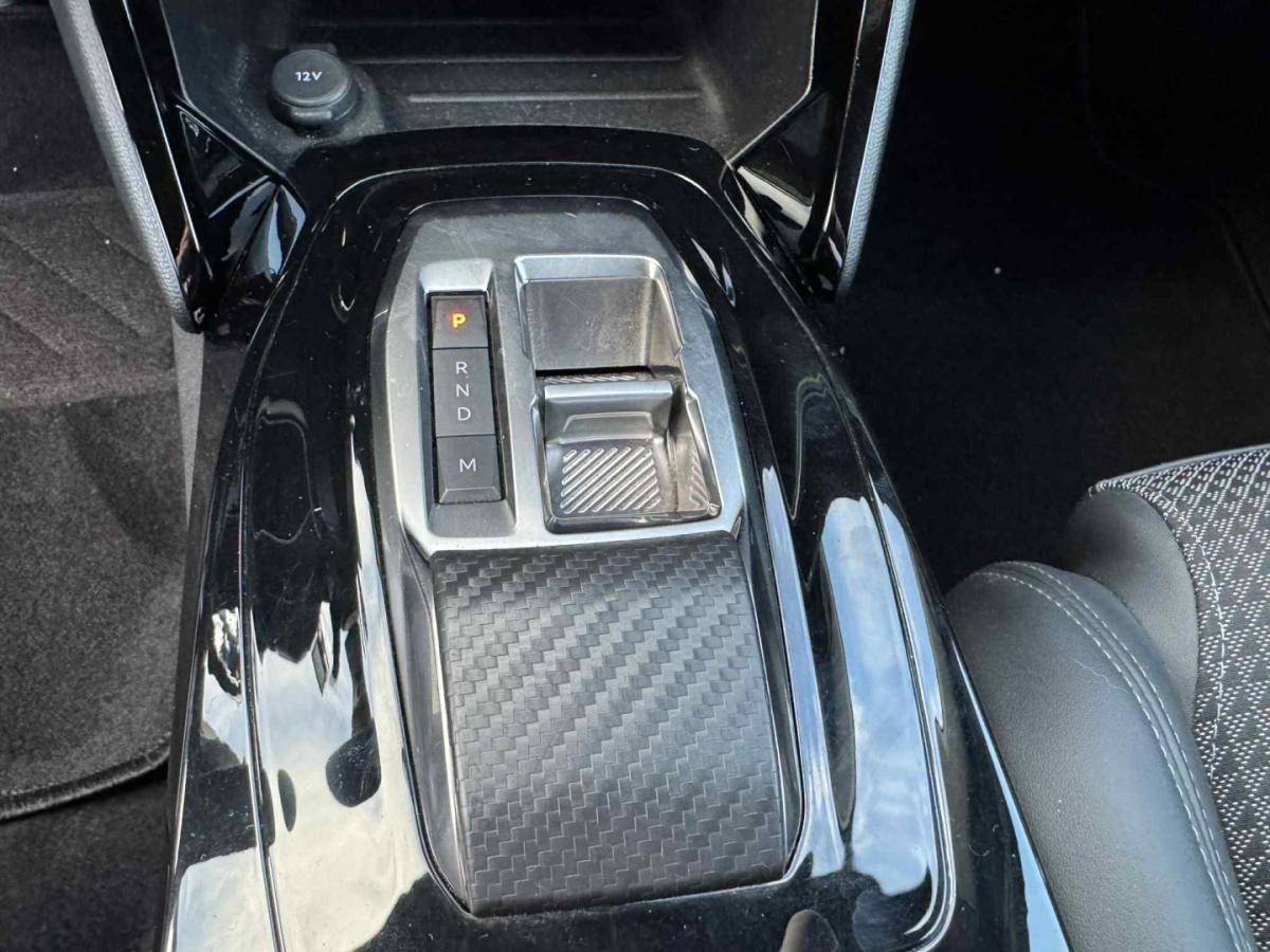 peugeot-2008-2023-gasolina-1199cc