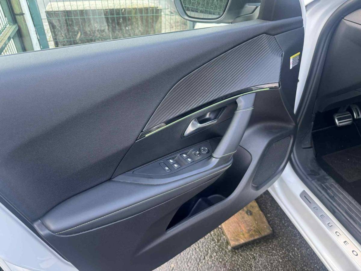 peugeot-2008-2023-gasolina-1199cc