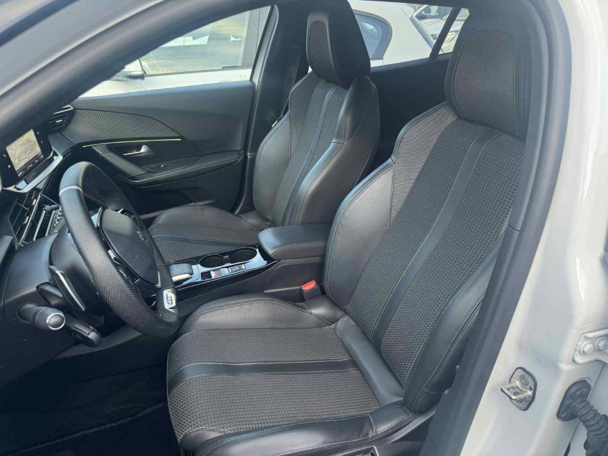 peugeot-2008-2023-gasolina-1199cc