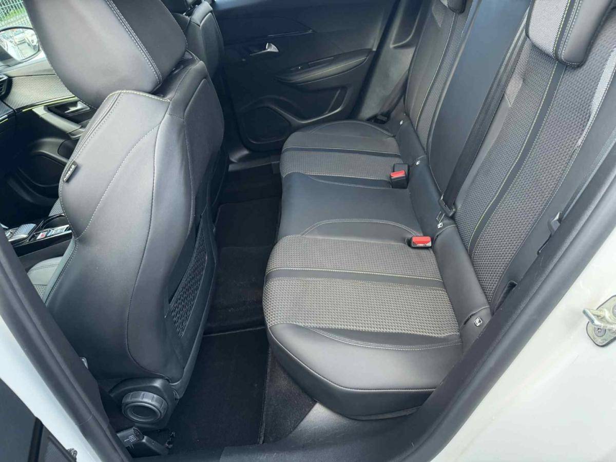 peugeot-2008-2023-gasolina-1199cc