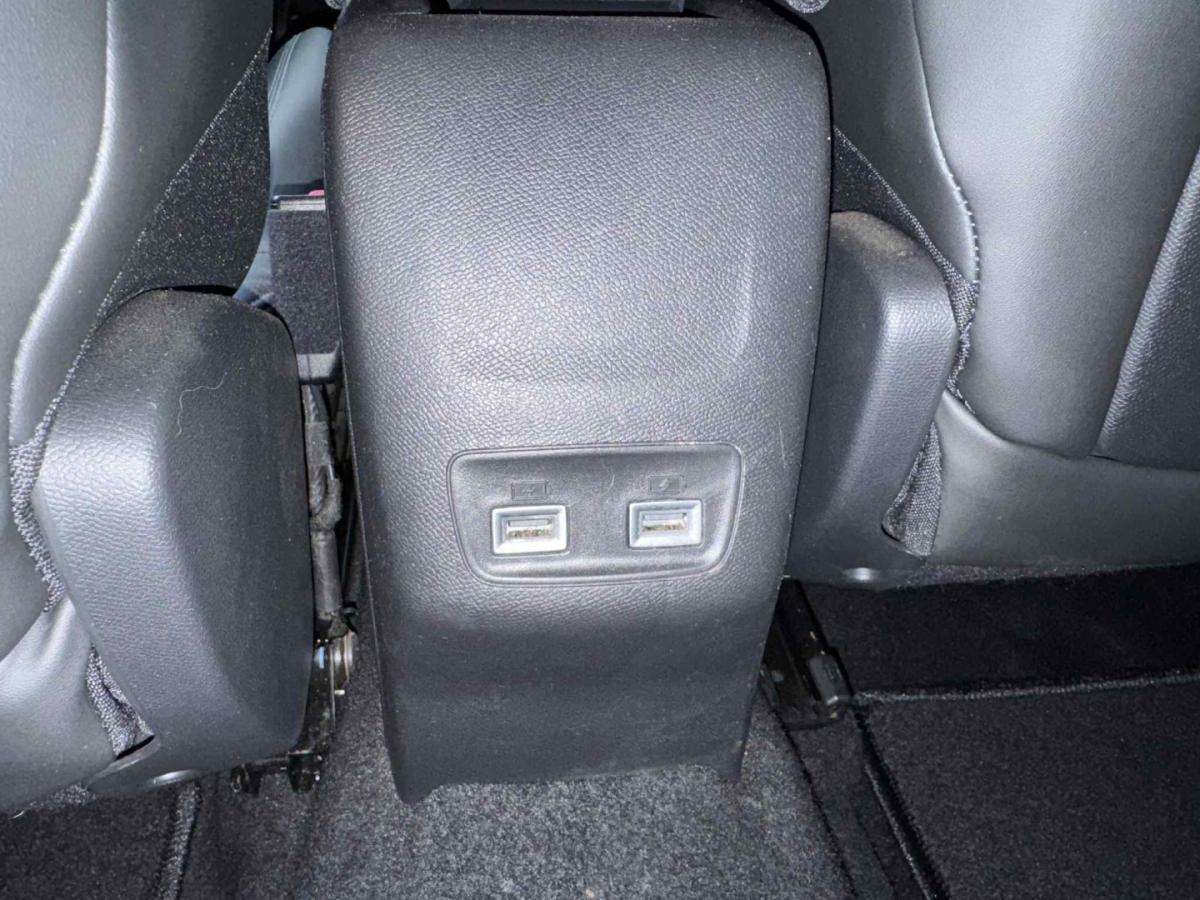 peugeot-2008-2023-gasolina-1199cc