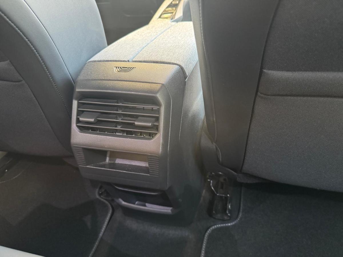 peugeot-e-3008-2025-eletrico-0cc