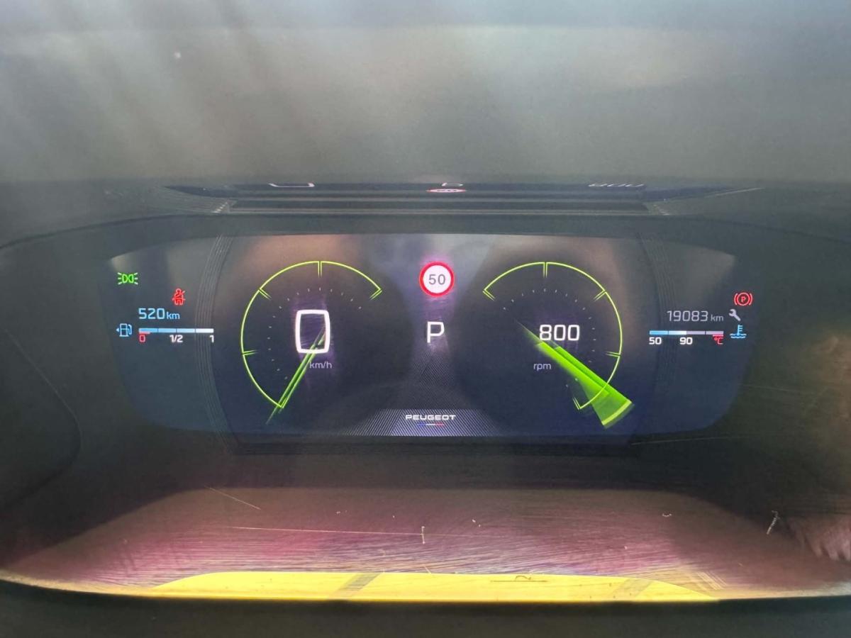 peugeot-2008-2024-gasolina-1199cc