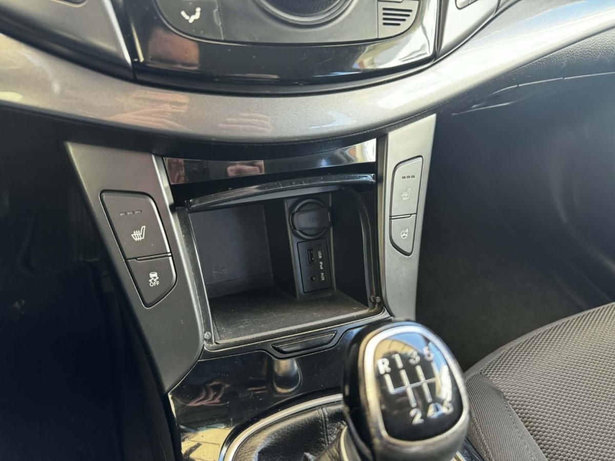 hyundai-i40-sw-2015-diesel-1685cc