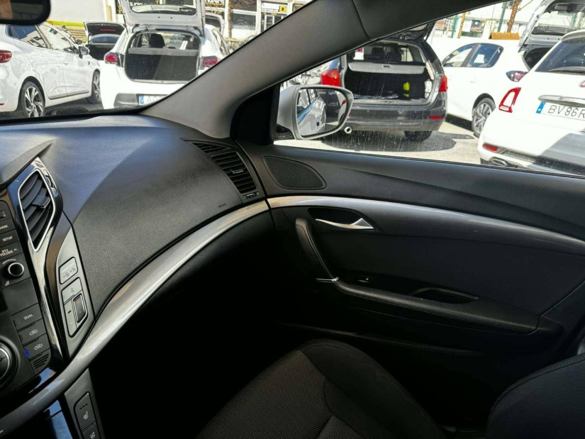 hyundai-i40-sw-2015-diesel-1685cc