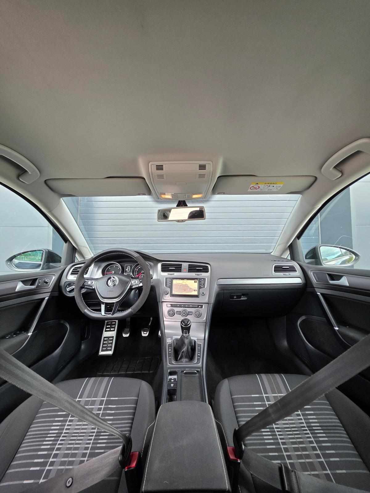 volkswagen-golf-1-6-tdi-bluemotion-2015-diesel-1598cc