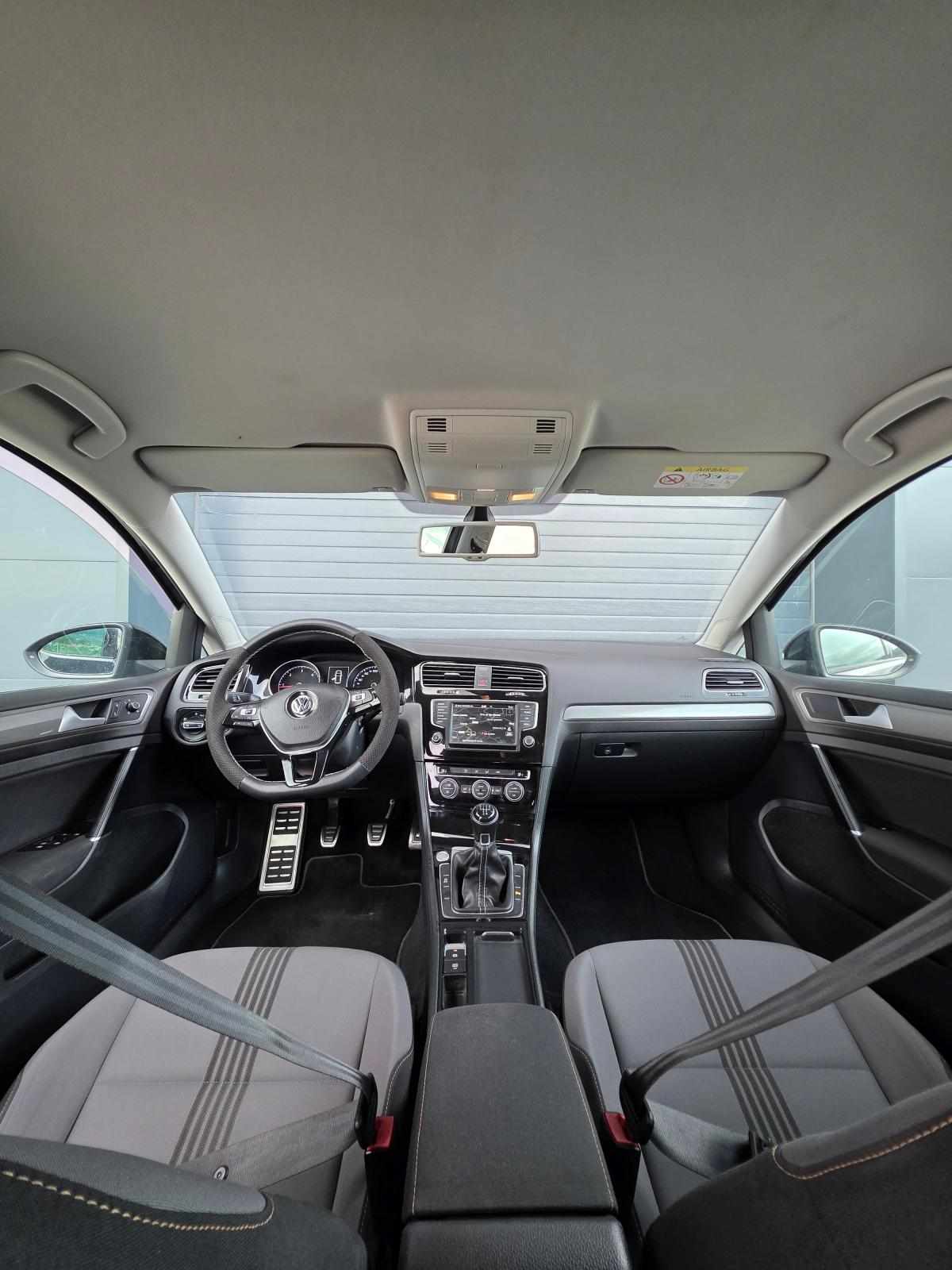 volkswagen-golf-1-6-tdi-bluemotion-2016-diesel-1598cc