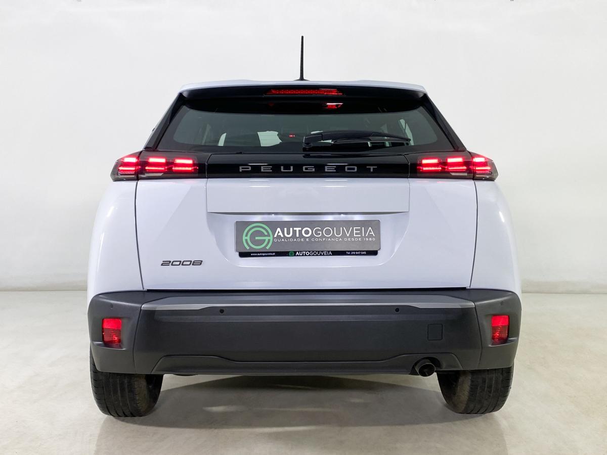 peugeot-2008-2023-gasolina-1199cc
