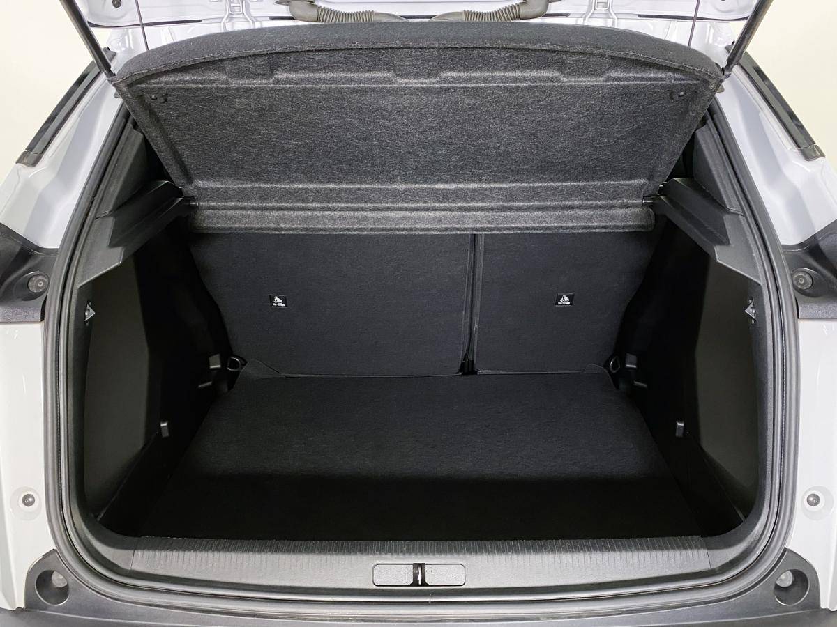 peugeot-2008-2023-gasolina-1199cc