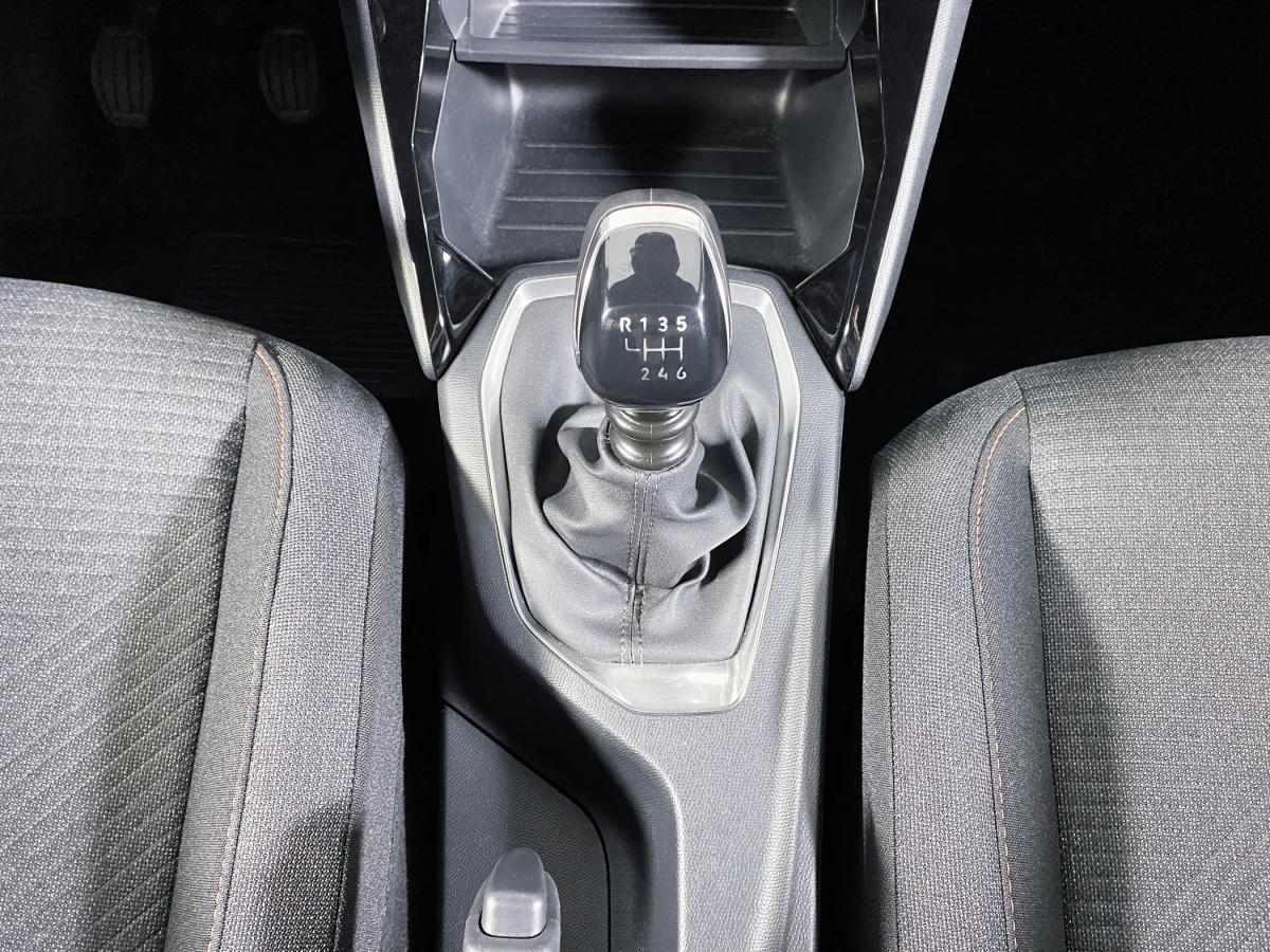 peugeot-2008-2023-gasolina-1199cc
