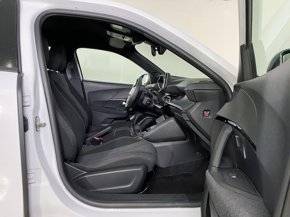 peugeot-2008-2023-gasolina-1199cc
