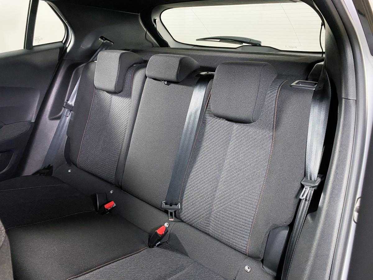 peugeot-2008-2023-gasolina-1199cc