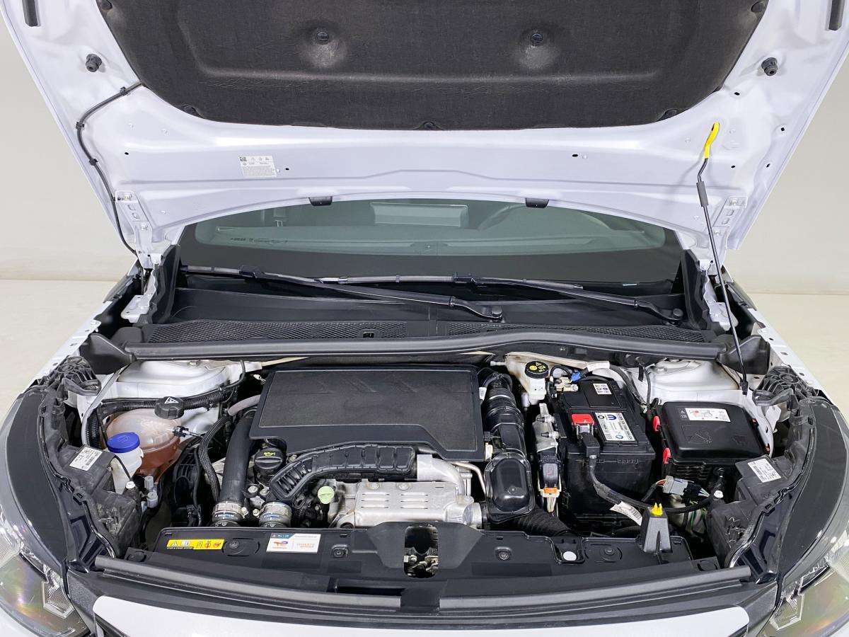 peugeot-2008-2023-gasolina-1199cc