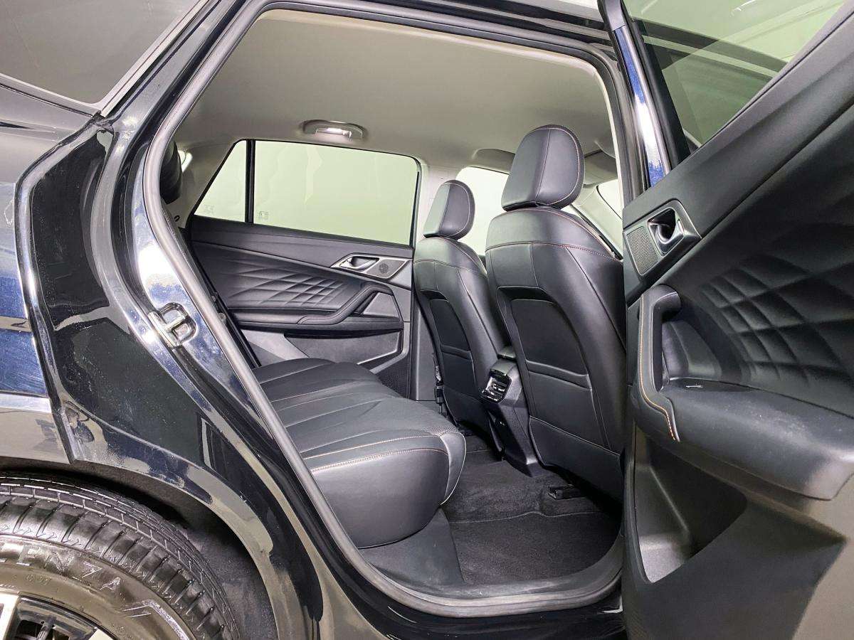 mg-hs-2025-hibrido-a-gasolina-1490cc