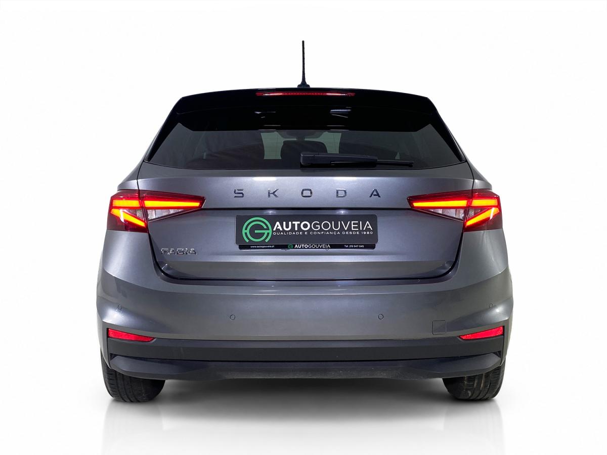 skoda-fabia-2025-gasolina-999cc