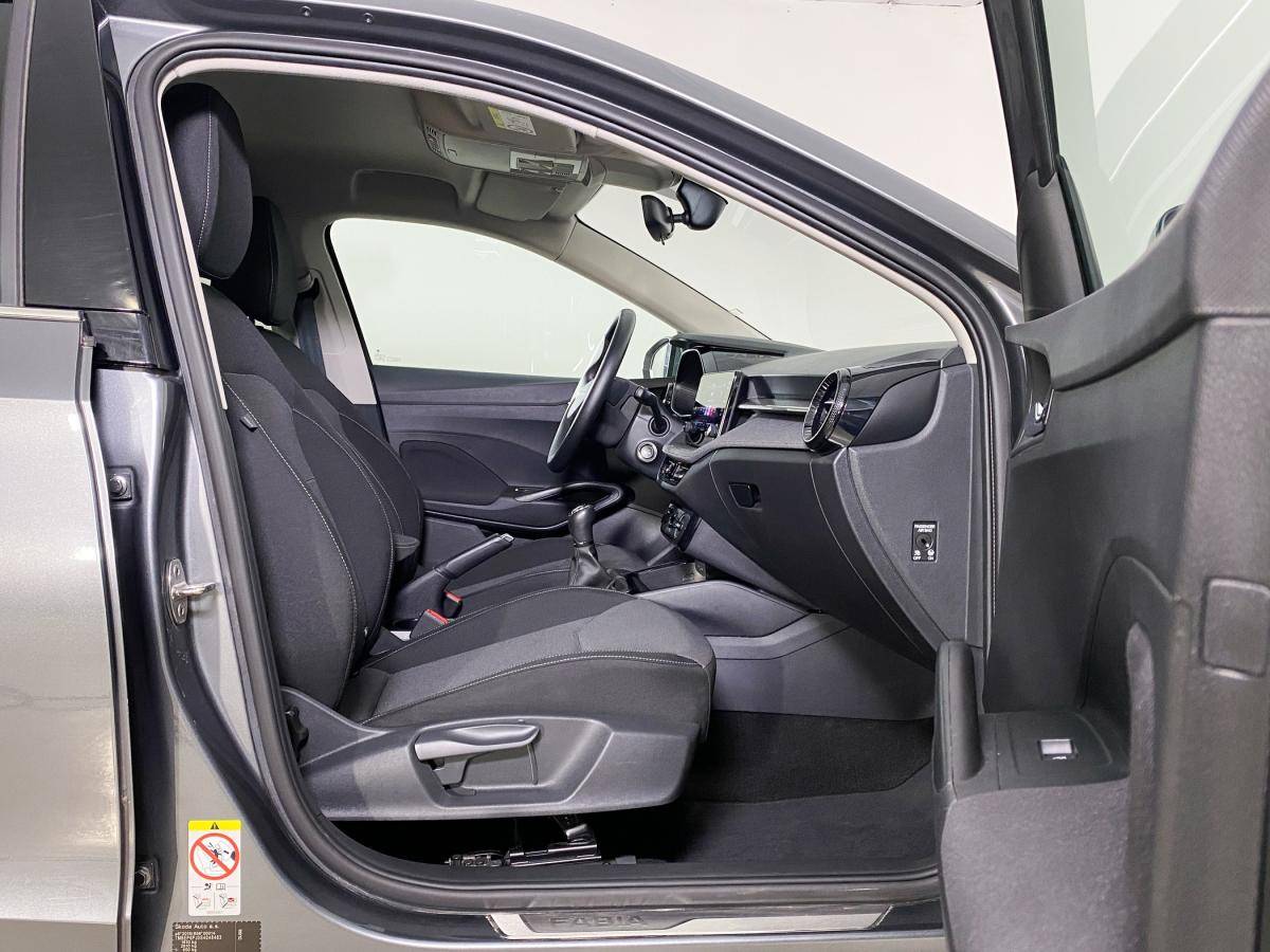 skoda-fabia-2025-gasolina-999cc