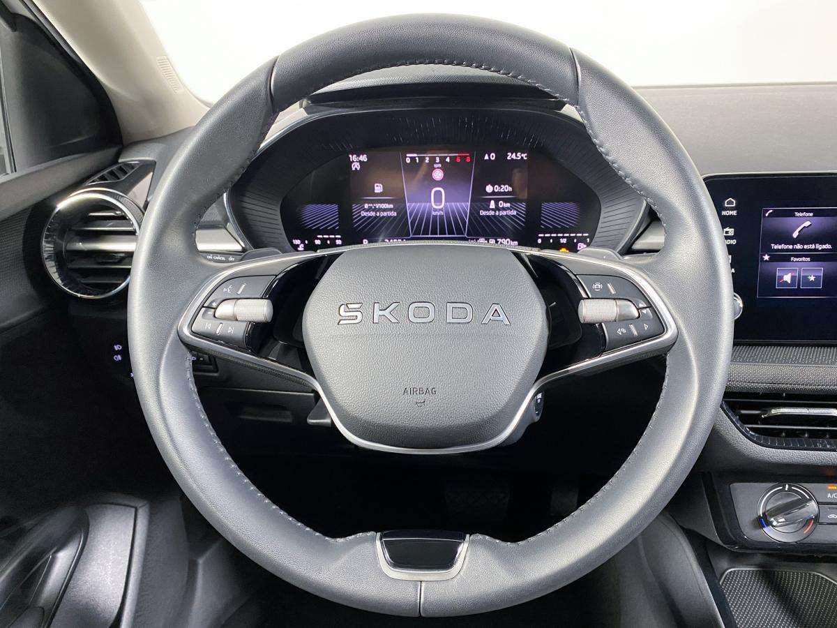skoda-fabia-2025-gasolina-999cc