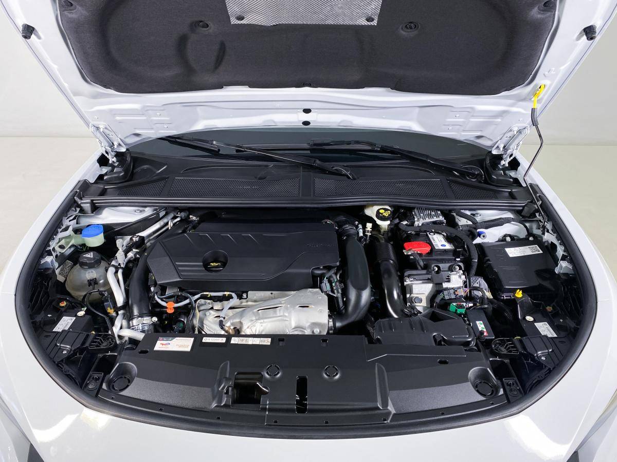peugeot-408-2024-hibrido-a-gasolina-1598cc