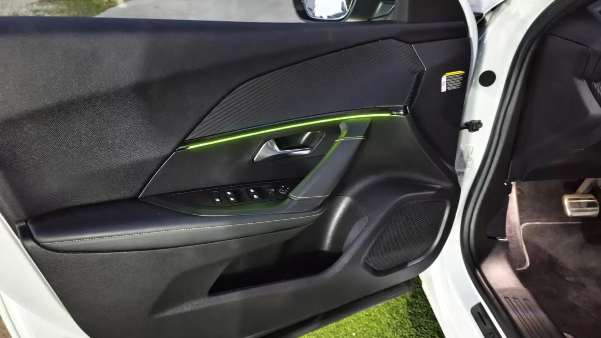 peugeot-e-2008-2021-eletrico-0cc