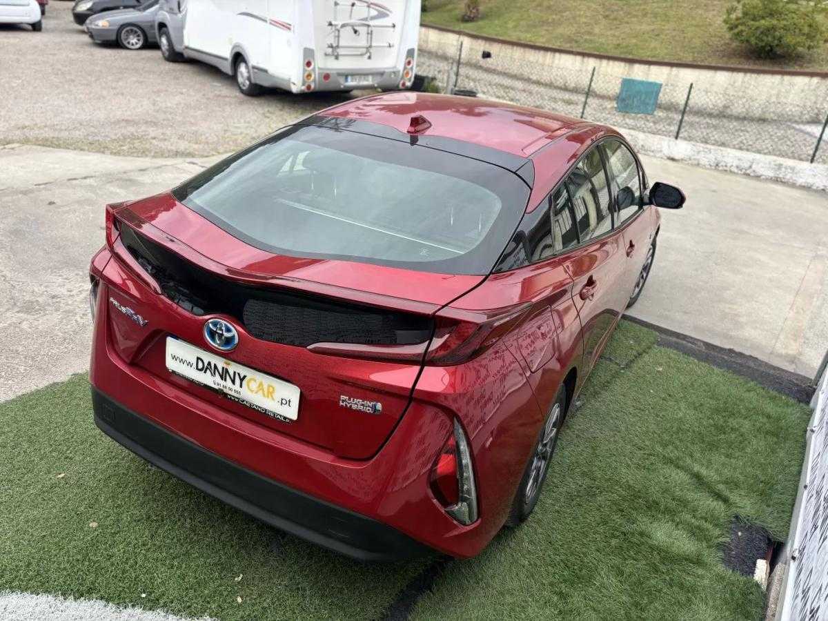 toyota-prius-2019-hibrido-a-gasolina-1798cc