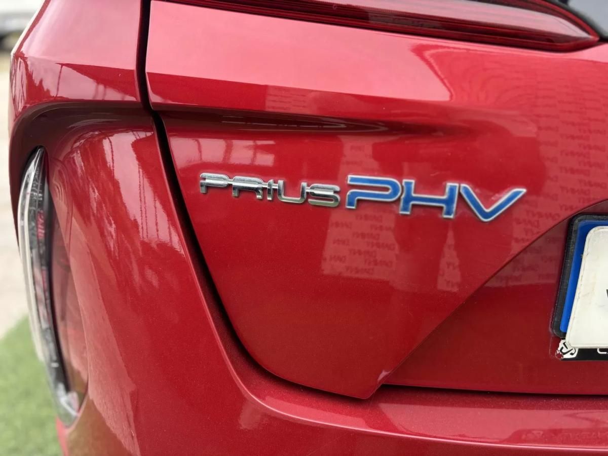 toyota-prius-2019-hibrido-a-gasolina-1798cc