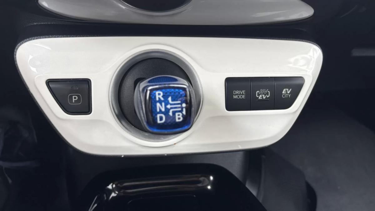 toyota-prius-2019-hibrido-a-gasolina-1798cc