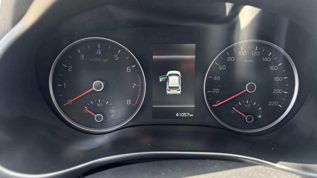 kia-rio-2023-gasolina-998cc