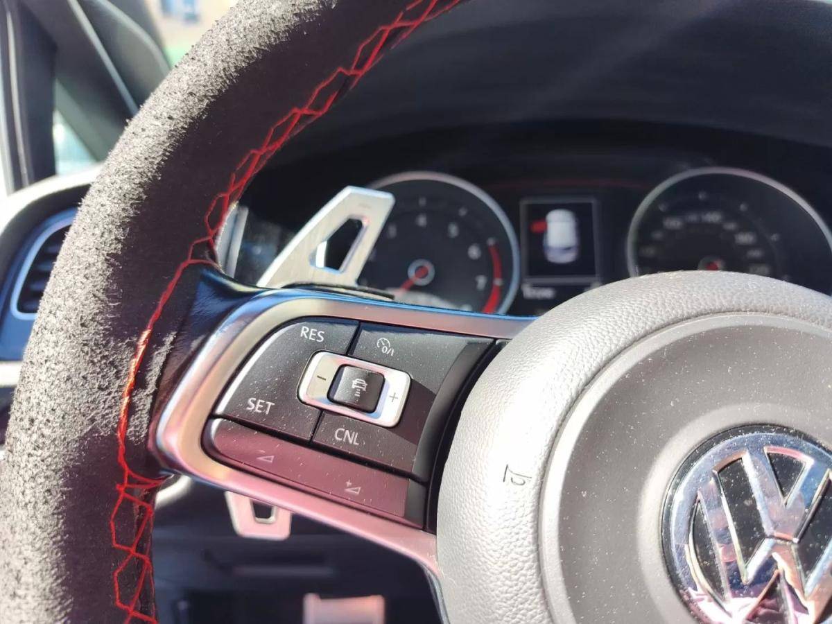 volkswagen-golf-2016-gasolina-1984cc