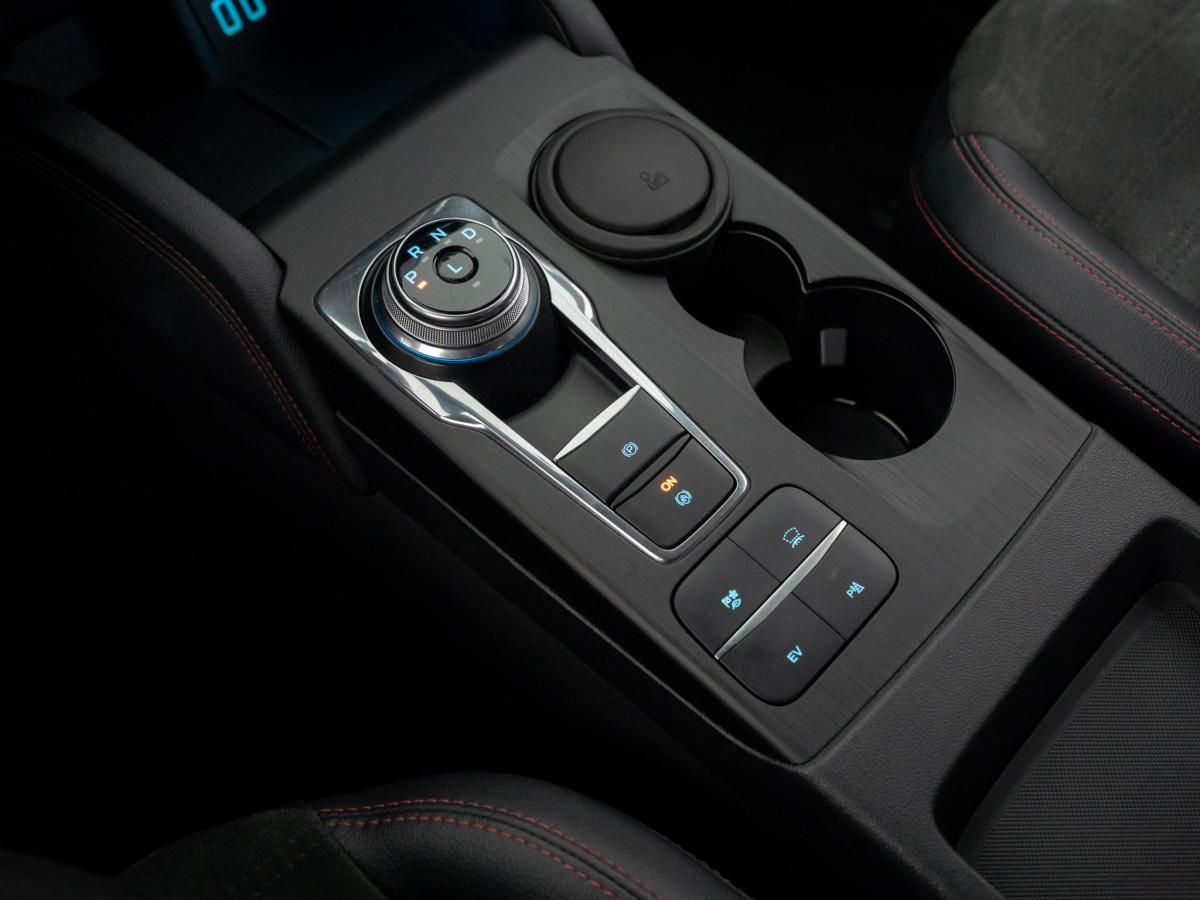 ford-kuga-2022-hibrido-a-gasolina-2488cc