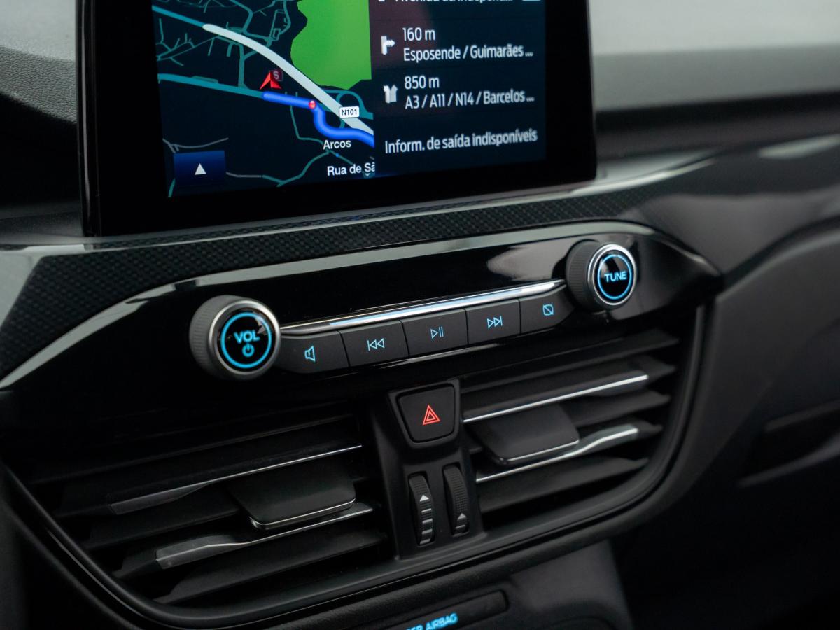 ford-kuga-2022-hibrido-a-gasolina-2488cc