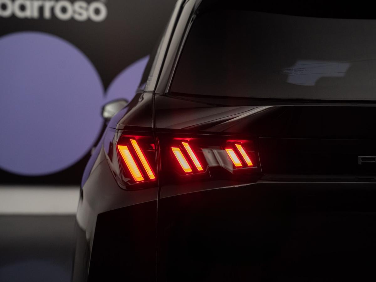 peugeot-5008-2024-hibrido-a-gasolina-1199cc